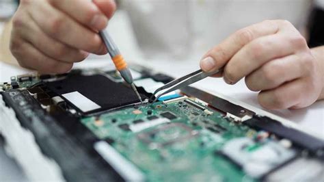 Mastering Breadboard Projects: a Guide for Absolute Beginners.